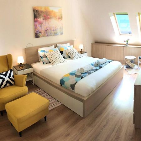 סופיה Unique Luxurious Jacuzzi Penthouse Duplex In City Center! 2 Baths! Free Parking! מראה חיצוני תמונה
