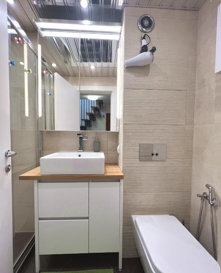 סופיה Unique Luxurious Jacuzzi Penthouse Duplex In City Center! 2 Baths! Free Parking! מראה חיצוני תמונה