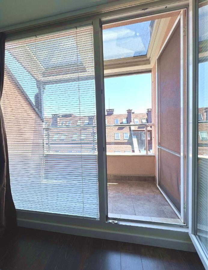 סופיה Unique Luxurious Jacuzzi Penthouse Duplex In City Center! 2 Baths! Free Parking! מראה חיצוני תמונה