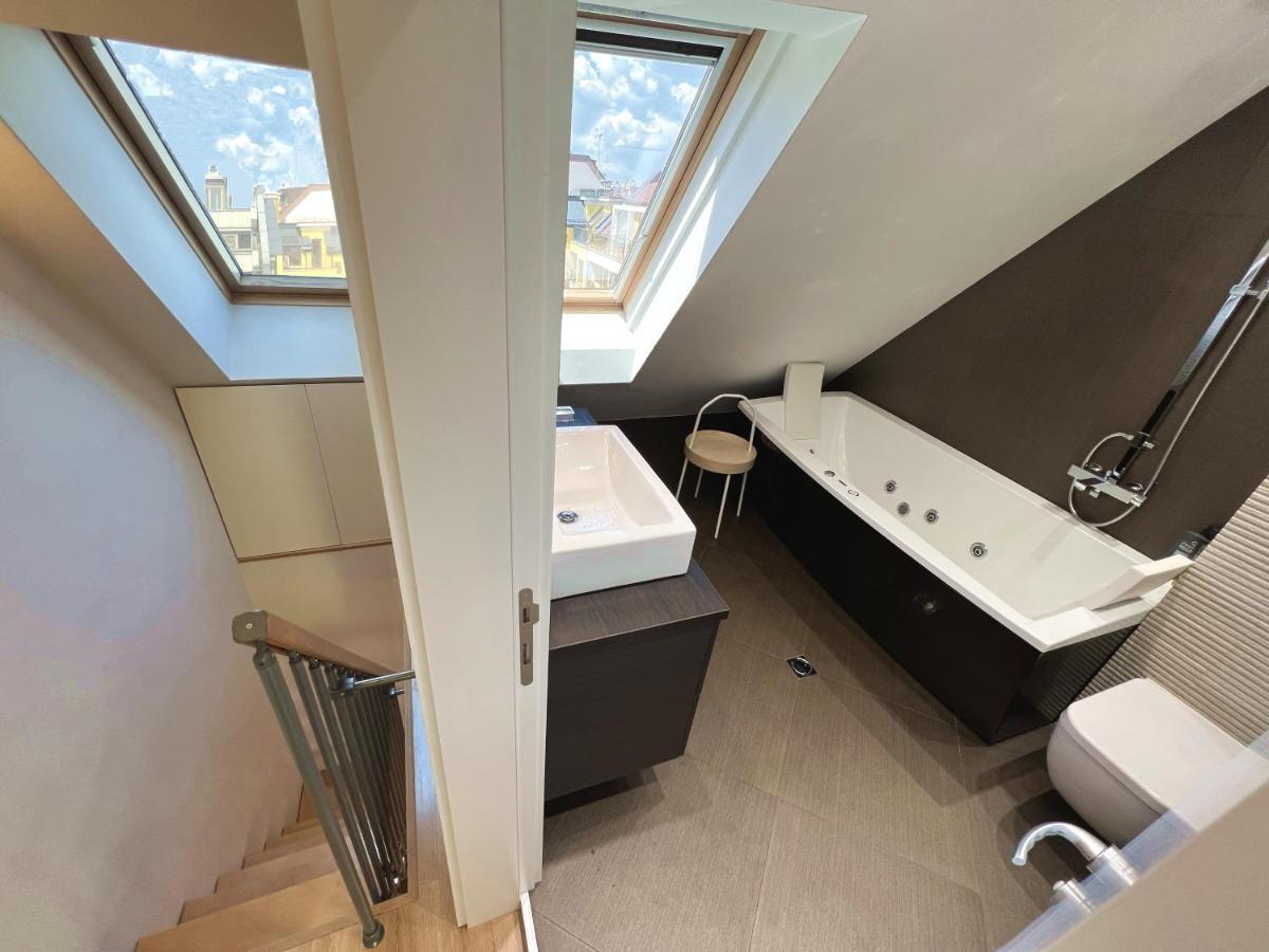 סופיה Unique Luxurious Jacuzzi Penthouse Duplex In City Center! 2 Baths! Free Parking! מראה חיצוני תמונה