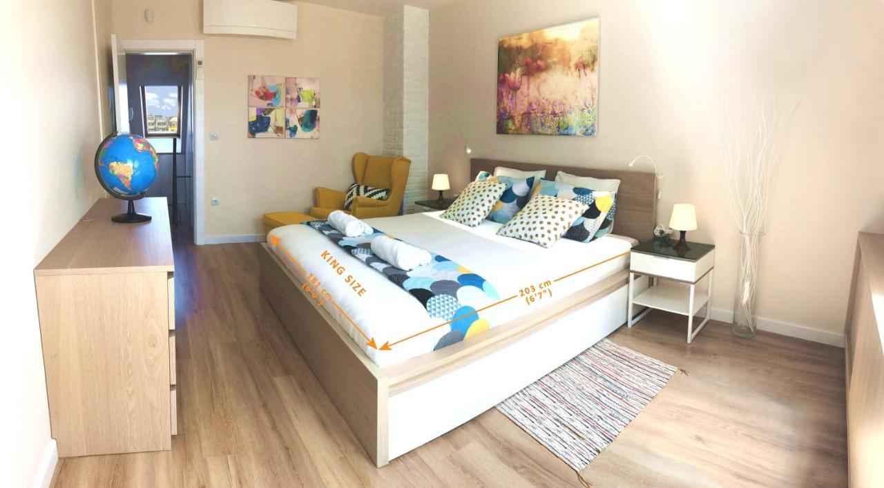 דירות סופיה Unique Luxurious Jacuzzi Penthouse Duplex In City Center! 2 Baths! Free Parking! מראה חיצוני תמונה