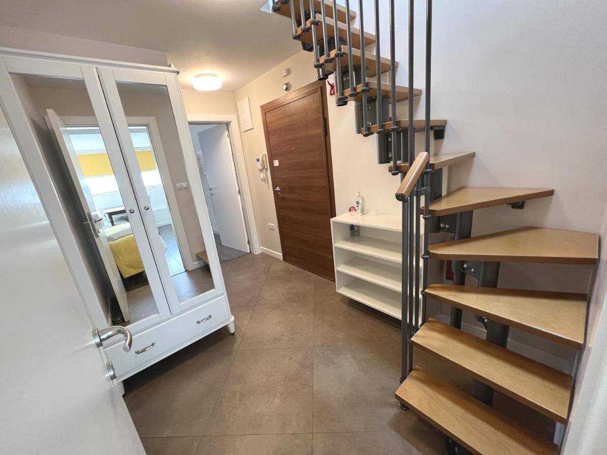 סופיה Unique Luxurious Jacuzzi Penthouse Duplex In City Center! 2 Baths! Free Parking! מראה חיצוני תמונה